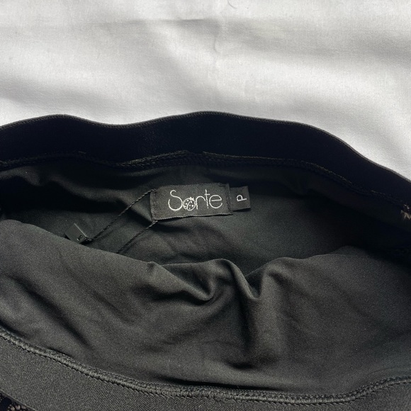 Sorte Velvet Adore Shorts - Seaweed - Polewear hot pants - Picture 2 of 3